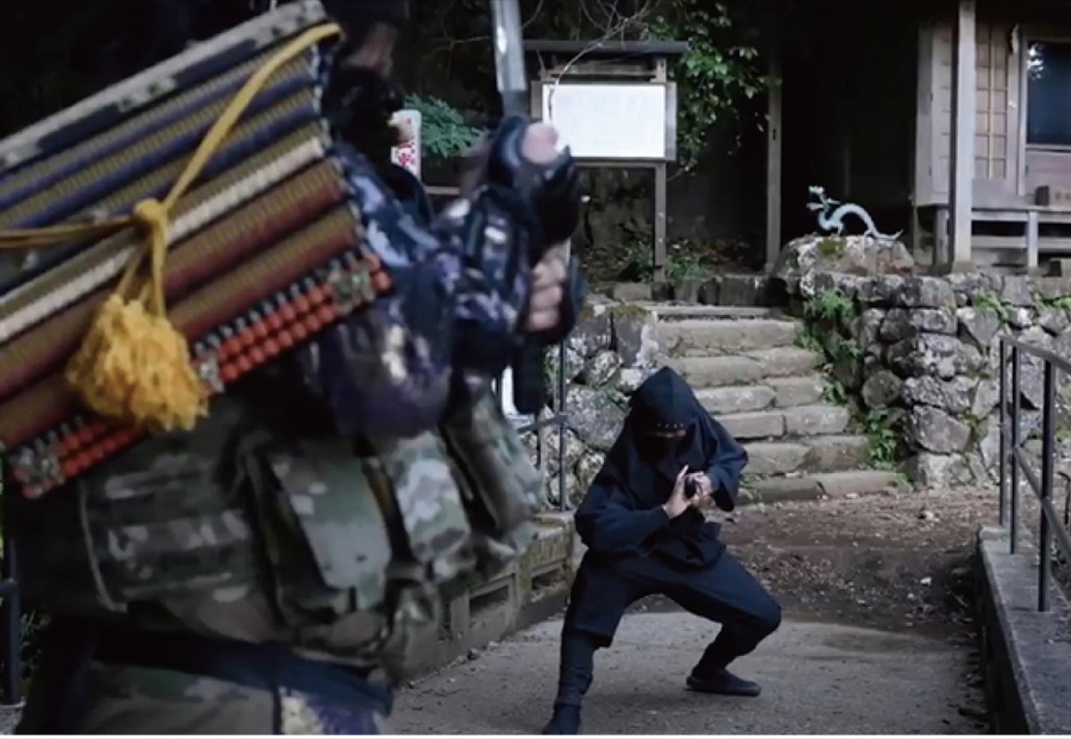 忍者が登場する動画の一場面