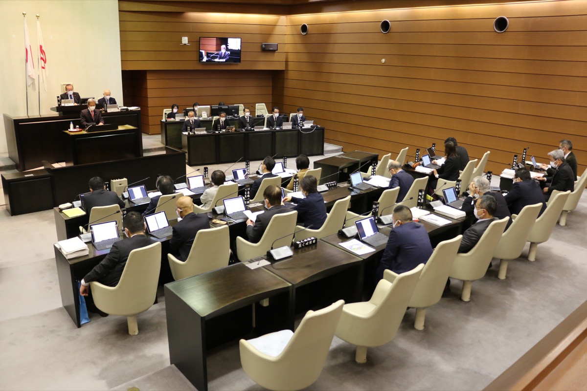 ３月７日に総括質疑