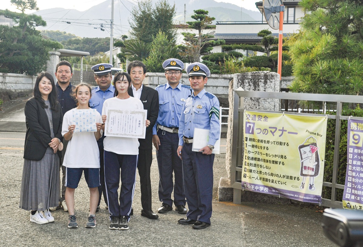 学校の入り口には「９つのマナー」「７つのマナー」を掲示