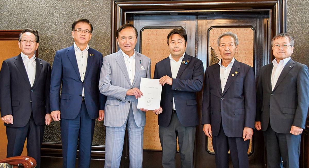 揃って知事に要望