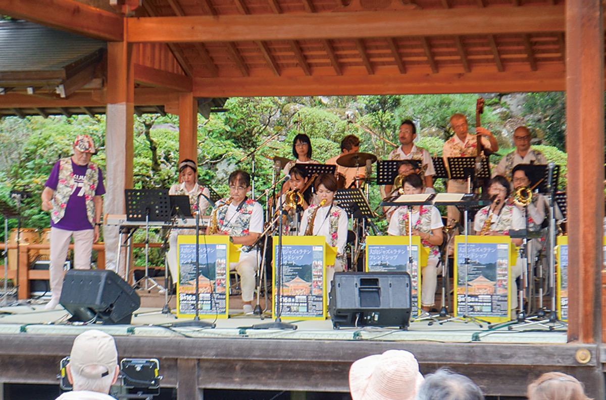 ワールドミュージックを堪能 (写真1)