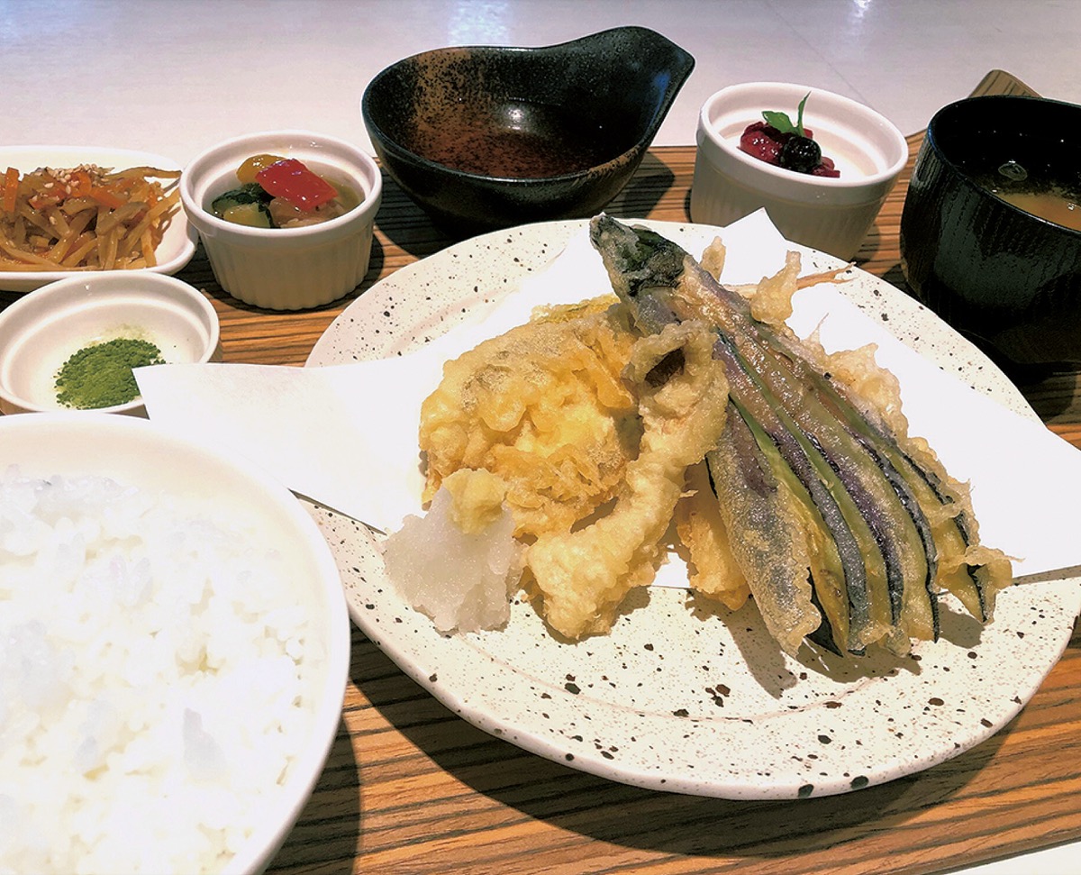 秋は魚と野菜の天ぷらで