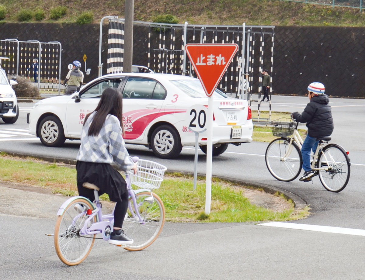 児童の自転車事故防止へ