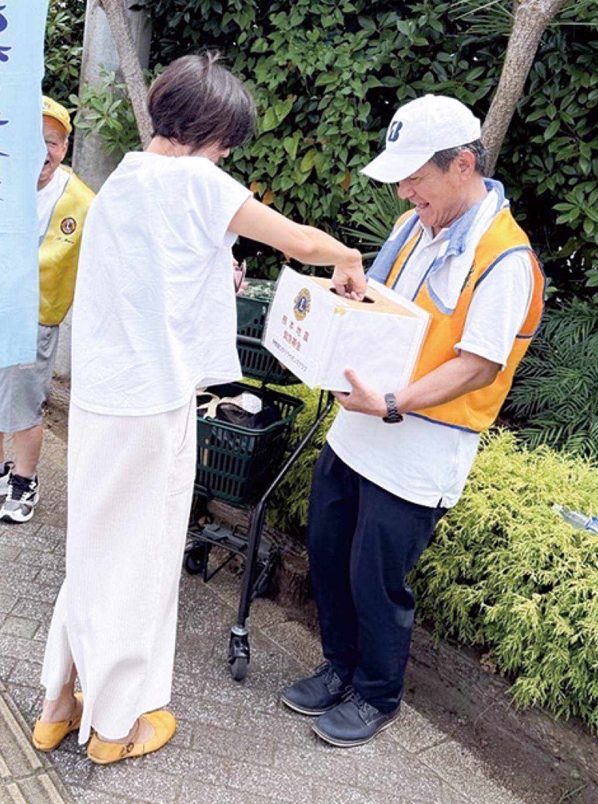 熊本地震で緊急募金 (写真2)
