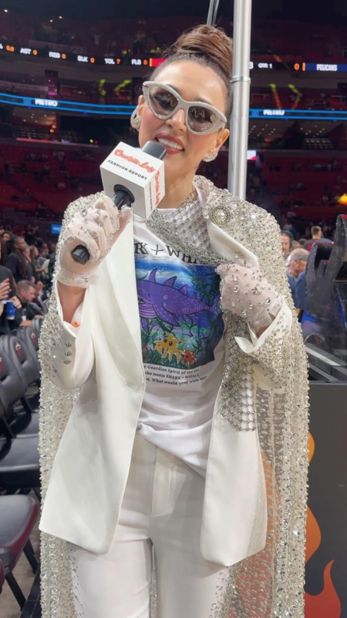 NBA試合会場でのラドミラさん=本人提供