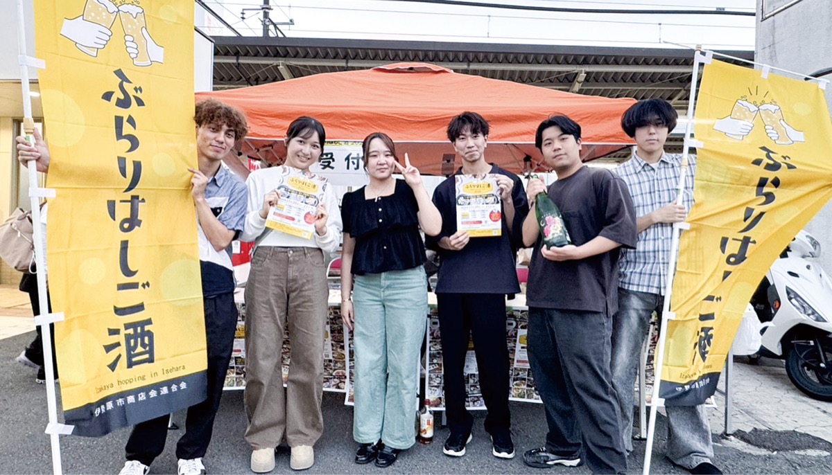 活躍した大学生スタッフら