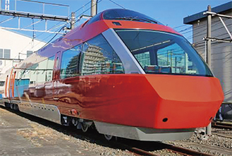 お披露目される新型特急ロマンスカー・ＧＳＥ