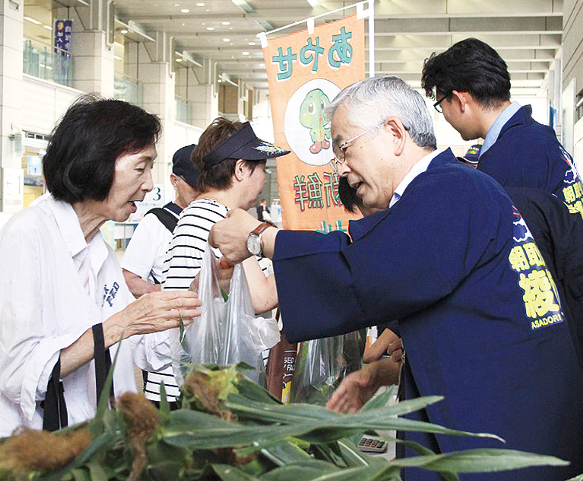 即売・もぎとりに多くの人出