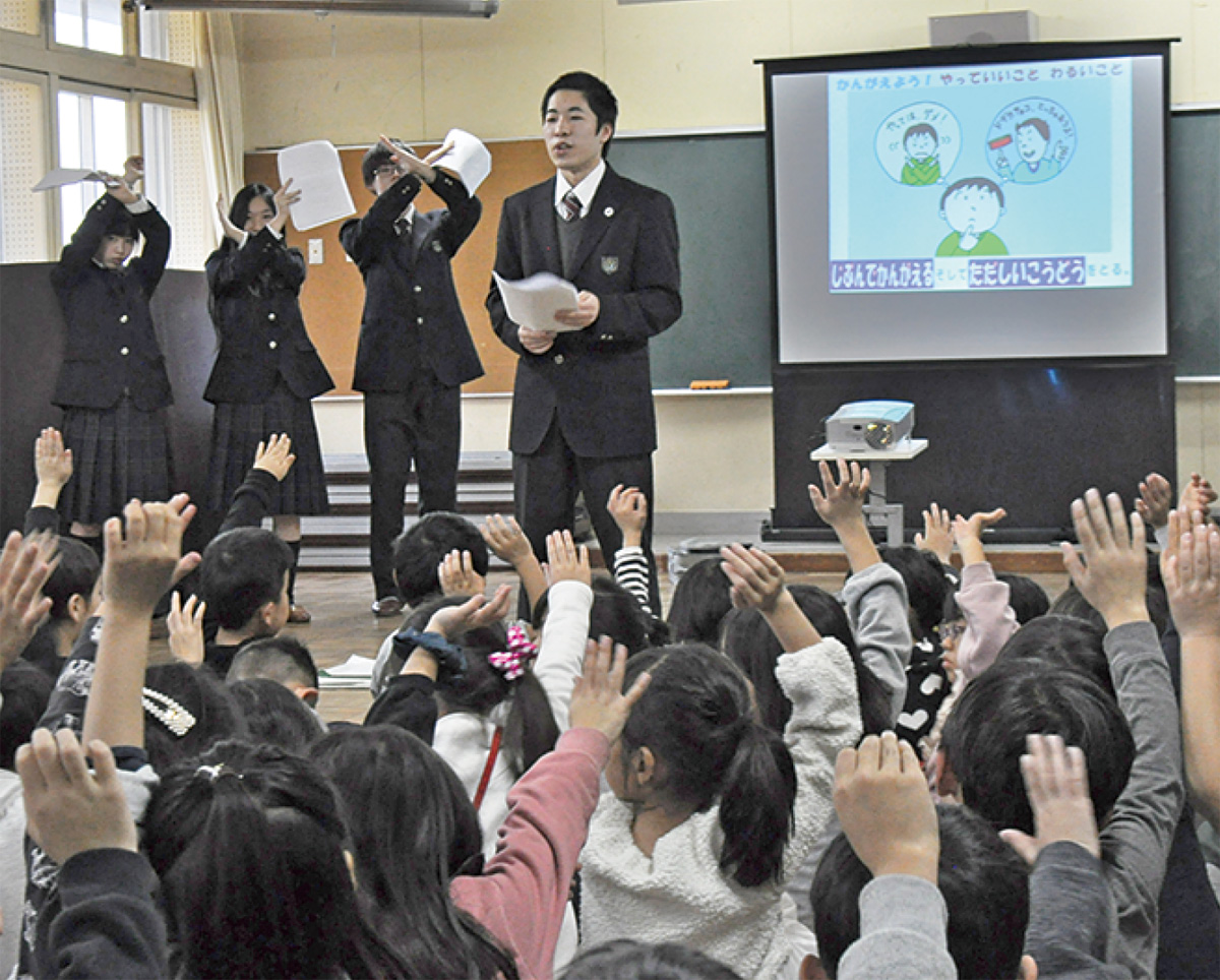 日々輝学園の生徒が講師を務めた
