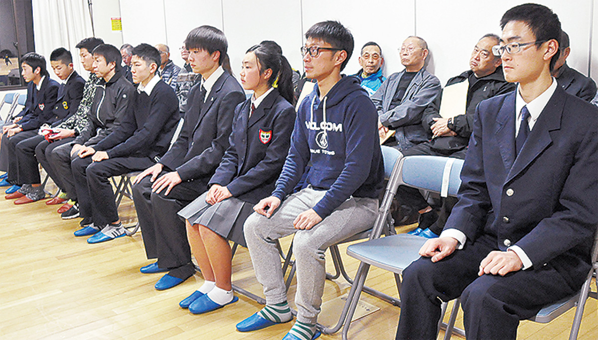 綾瀬選手団が結団式