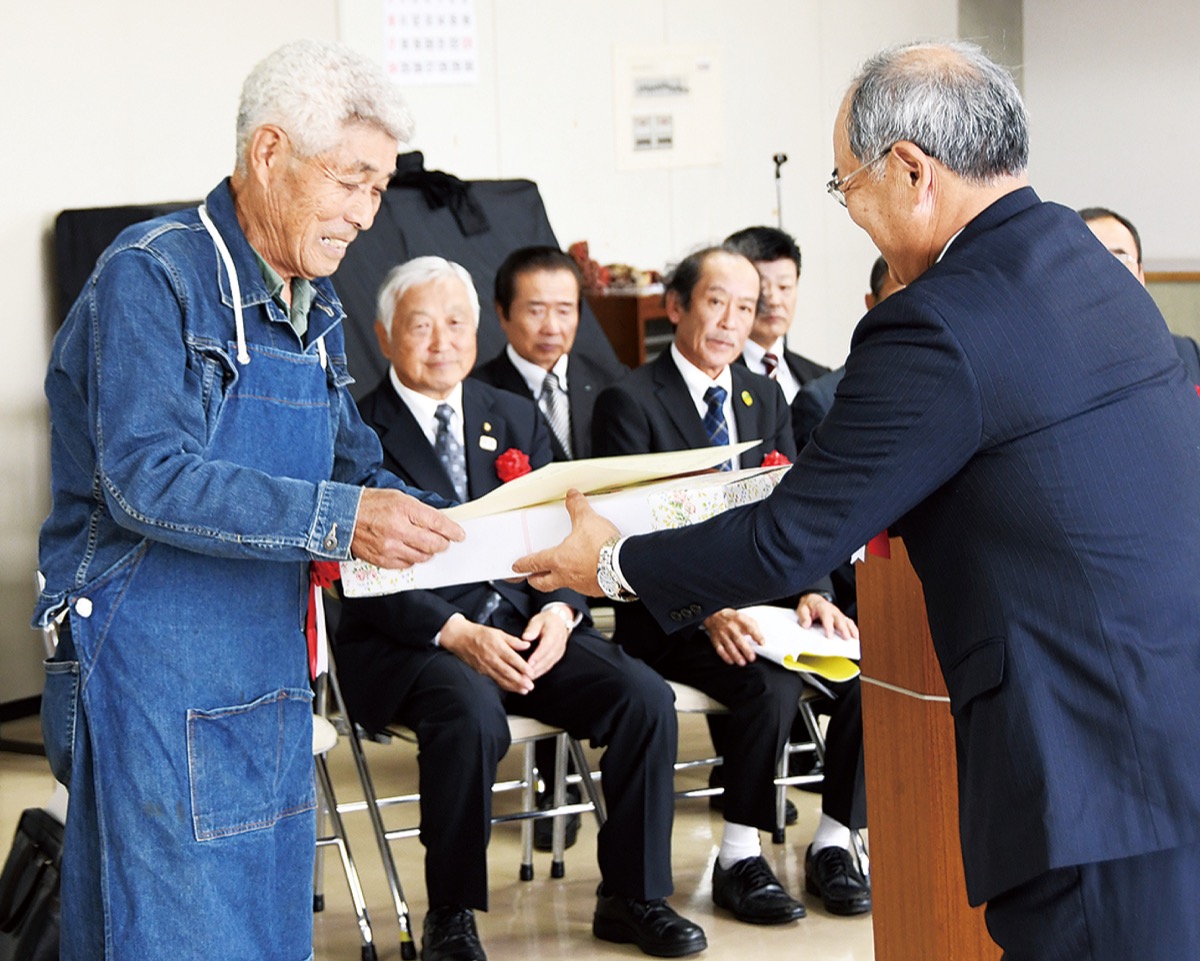 山田さんに県知事賞