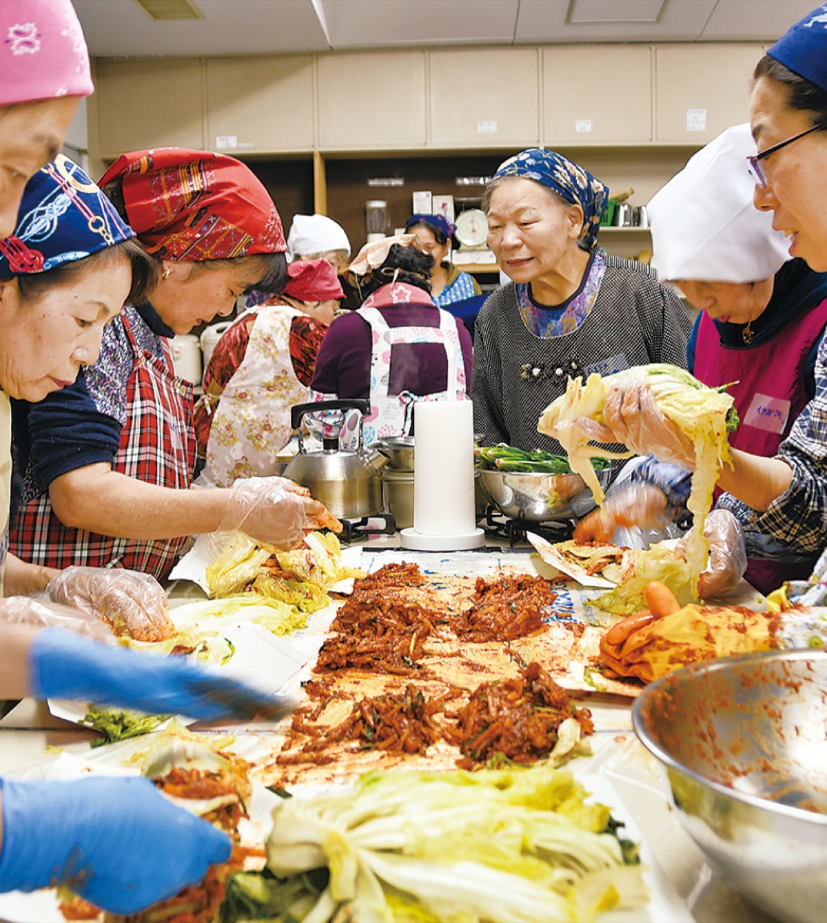 キムチ作りで韓国を身近に
