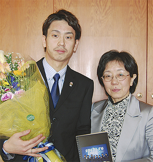 坂下里士選手と母の弘子さん
