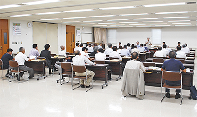 立候補は20人前後か