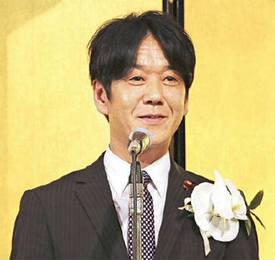 義家氏が在職10周年