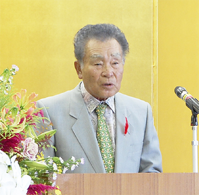 法人化10周年を祝う