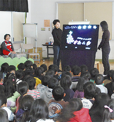 楽しいお話にワクワク