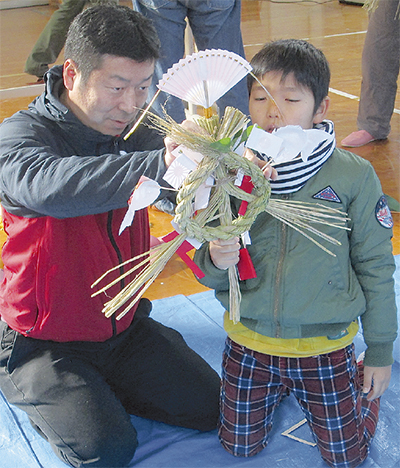 手作りしめ縄で迎春