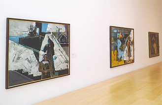 「ミナトヨコスカ」（写真左）ほか所蔵作品を展示