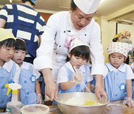 中華シェフとデザート作り