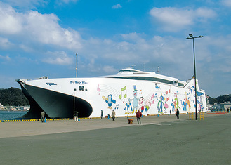 全長112ｍの船体