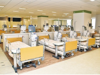 １５４床のベッド数は透析施設として県内最大