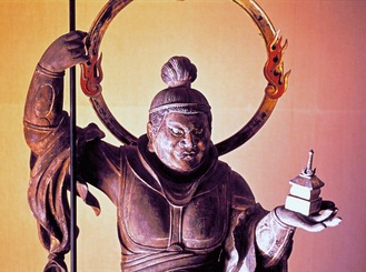 運慶作《毘沙門天立像》(部分)、１１８９年、国指定重要文化財、浄楽寺蔵　　