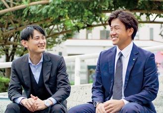 共同代表の山中靖さんと高橋正和さん(右)