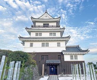 復元された平戸城