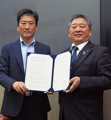 高橋常務理事(左)と田中副市長