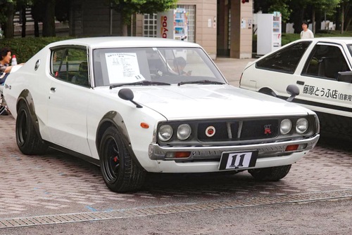 ｢ケンメリ｣の愛称で親しまれる４代目スカイライン