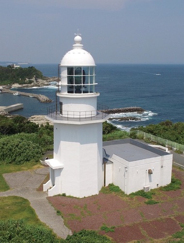 剱埼灯台（提供：横須賀海上保安部）