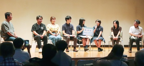 座談会では、パネルを用いて追浜の将来像を語り合った