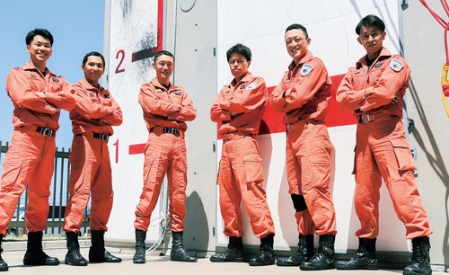 三浦消防署の訓練場に集った隊員ら