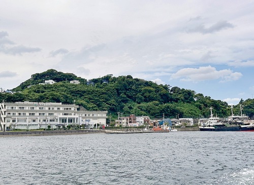 海から見た浦賀番所跡