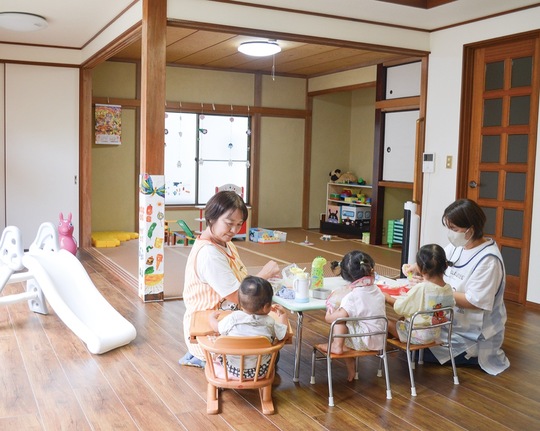制度により子どもを受け入れる岩波幼稚園