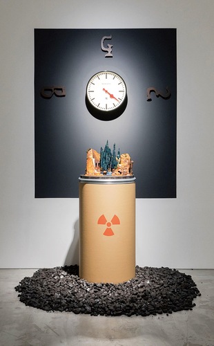 若江漢字《時の光の下にII（死の島）》１９８９-２０２４年　ミクストメディア作家蔵　photo：Koda Mori