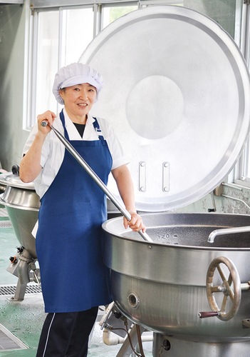 給食調理員として32年間勤めあげた若梅さん