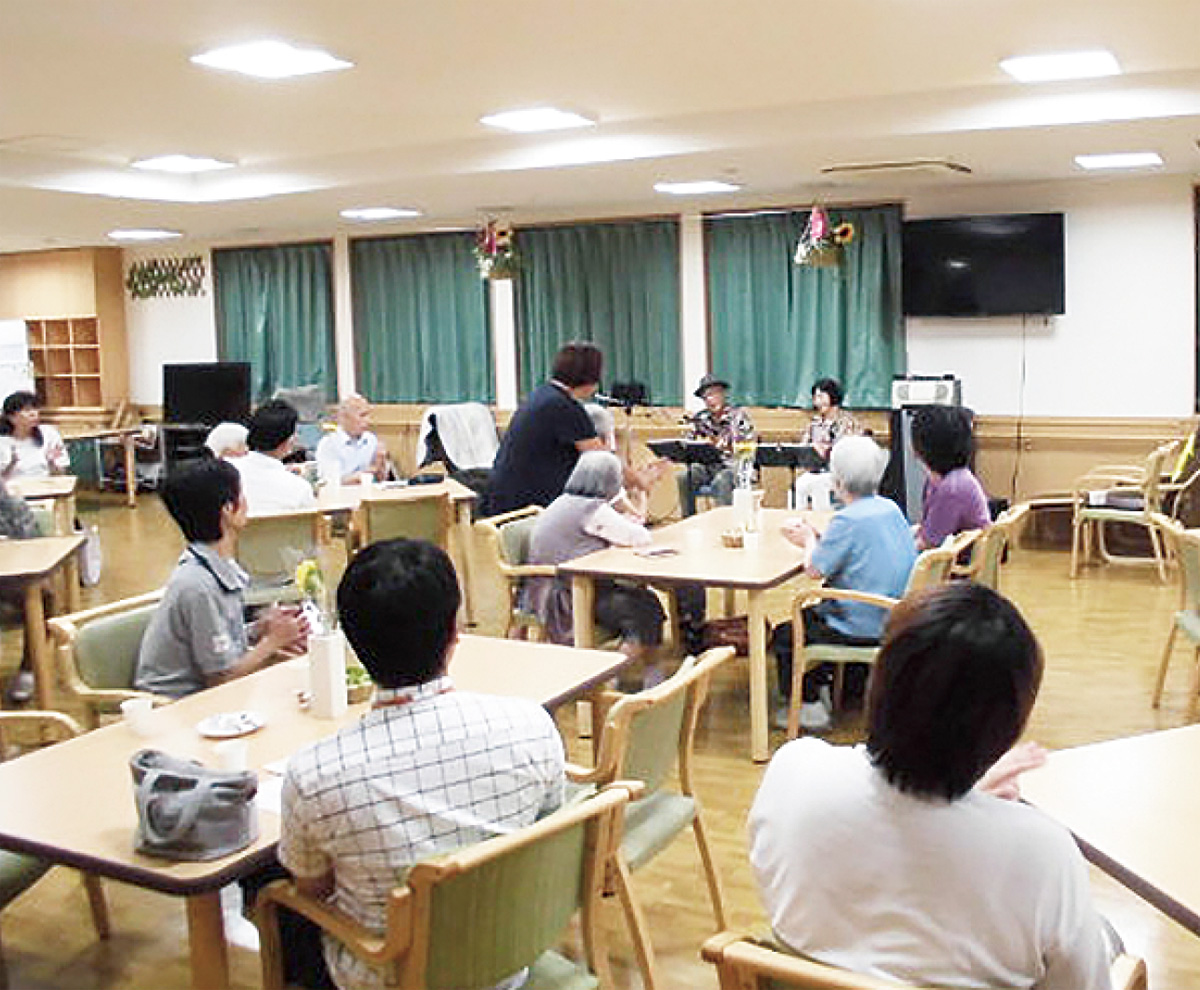 デイ事業所で「認知症カフェ」