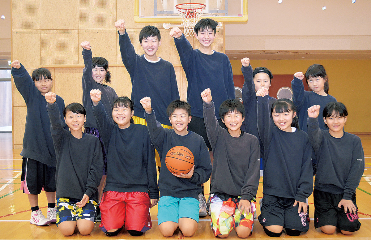 小学生バスケ 掴んだ初の全国チーム支える２人 武山女子が県大会制覇 横須賀 タウンニュース