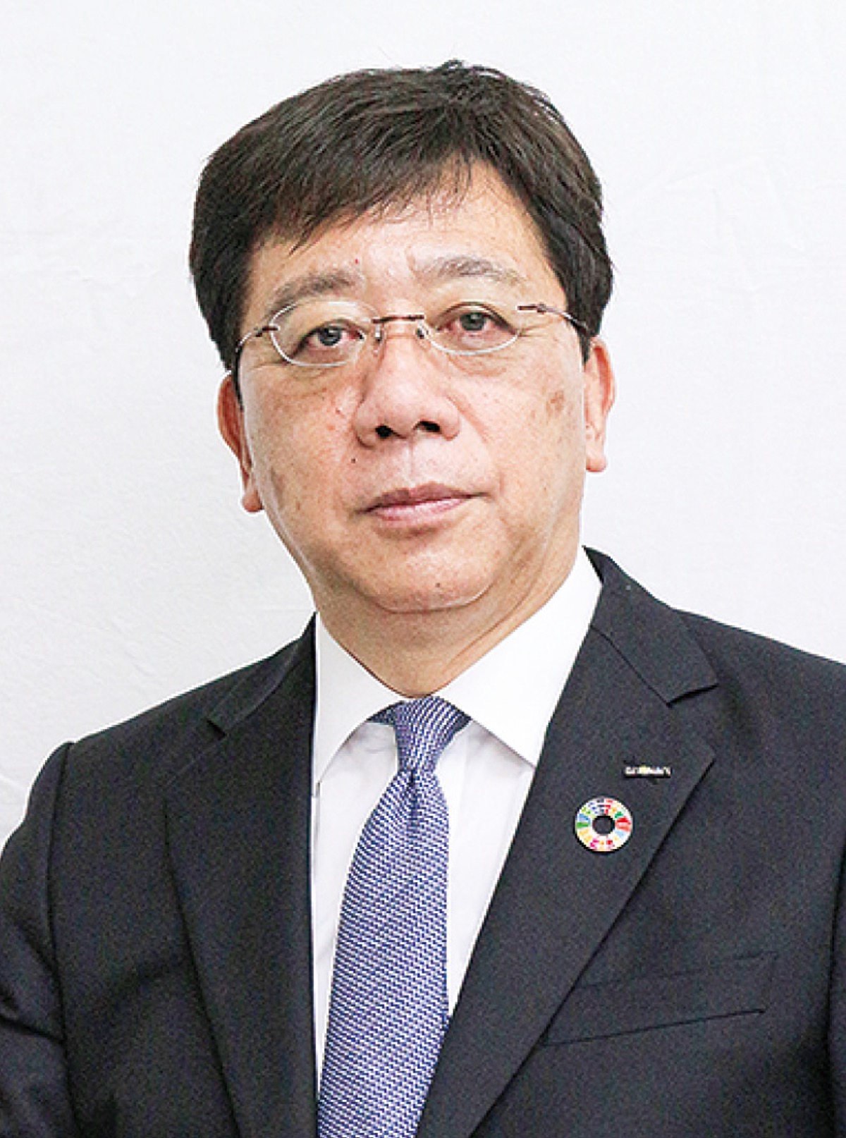 新理事長に鷲尾氏 (写真1)