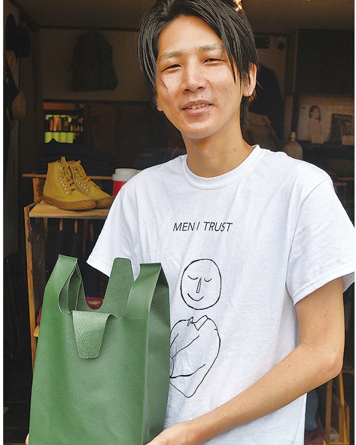 三浦市在住 友永さん モチーフは「レジ袋」 豚皮製エコバッグが人気