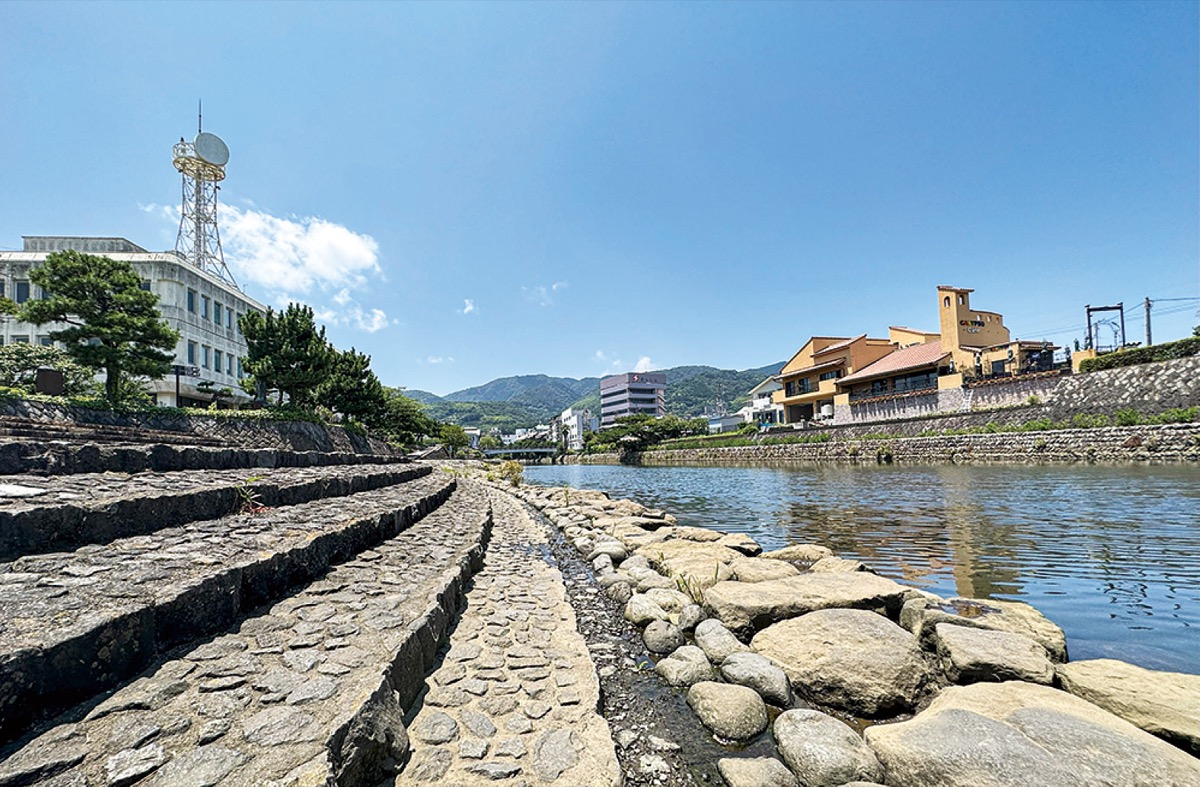 "海の隼"をあるく