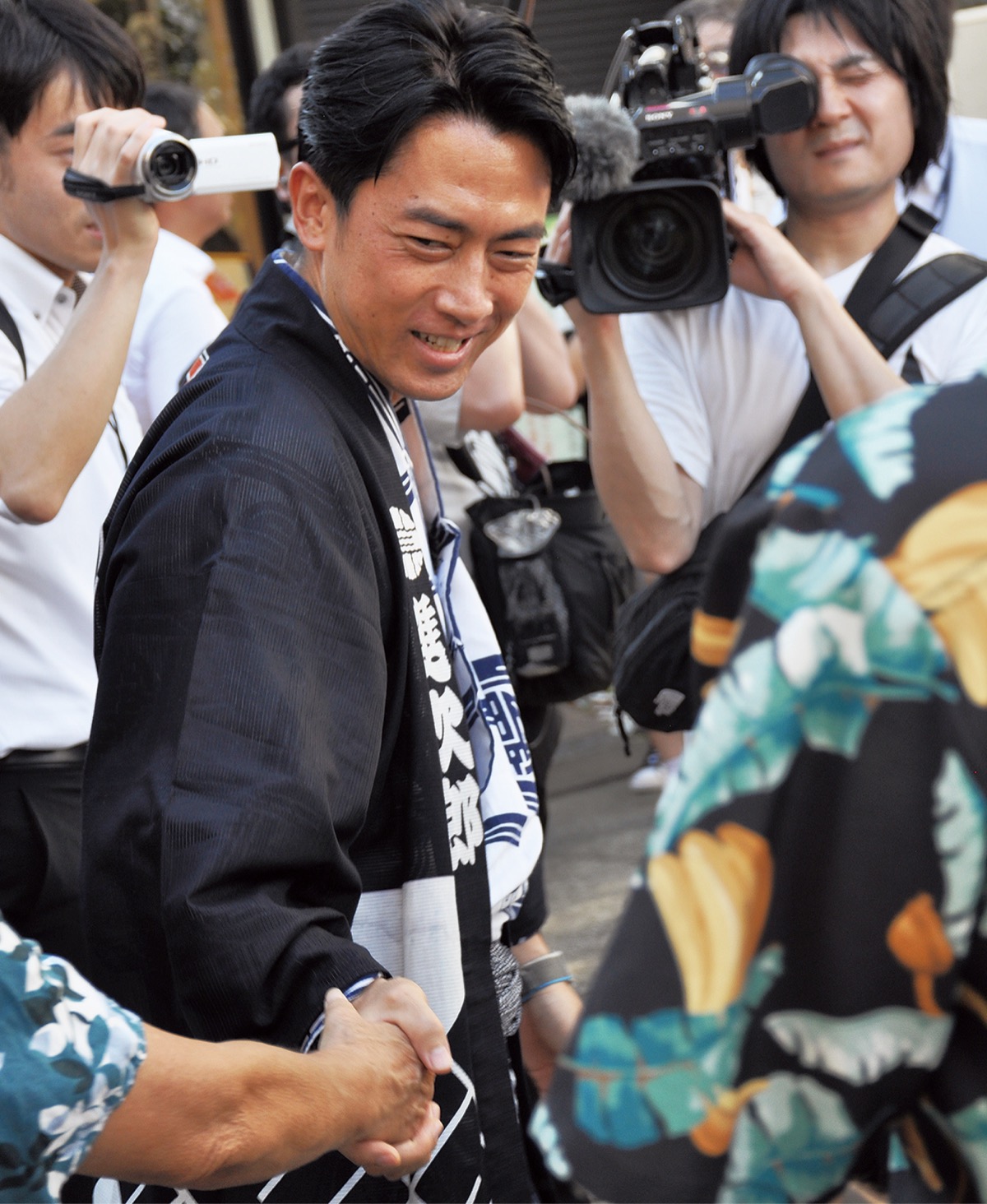 笑顔で里帰りも心中は-