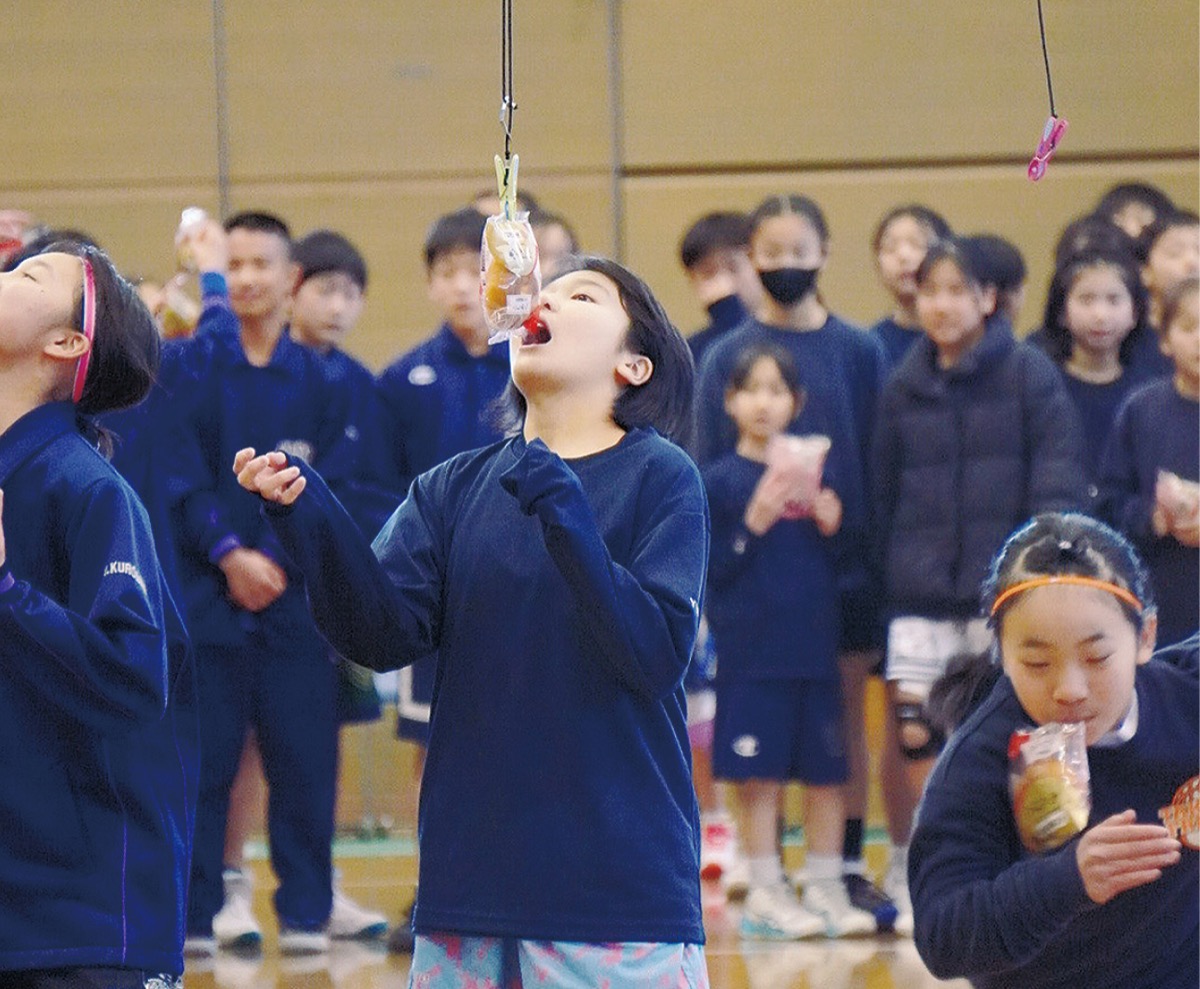 パン食い競争で交流