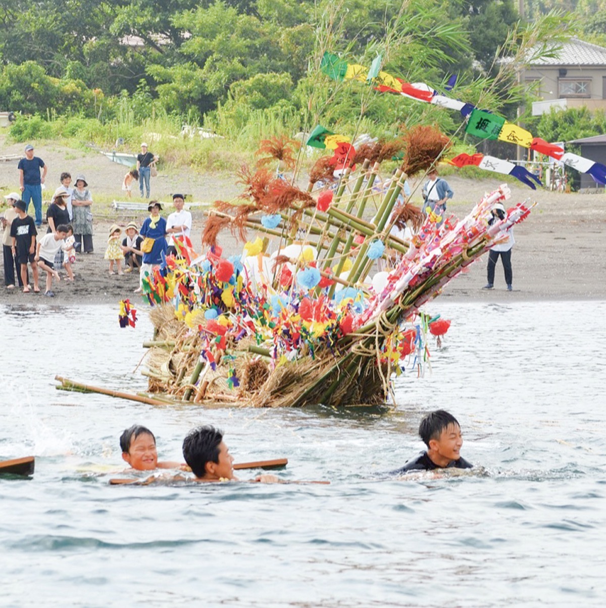 わら船で先祖送り