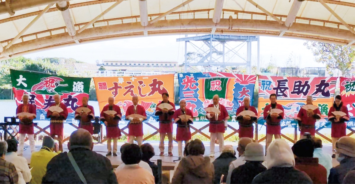 西地区の地域芸能を披露