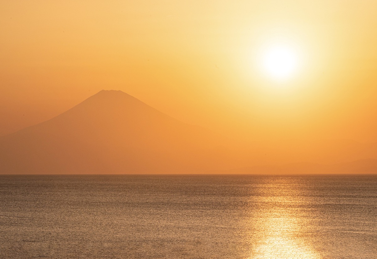 富士と夕景に穏やかに眠る