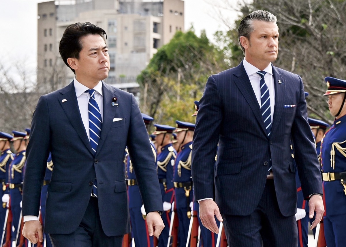 横須賀出身の防衛大臣「誇りと責任」