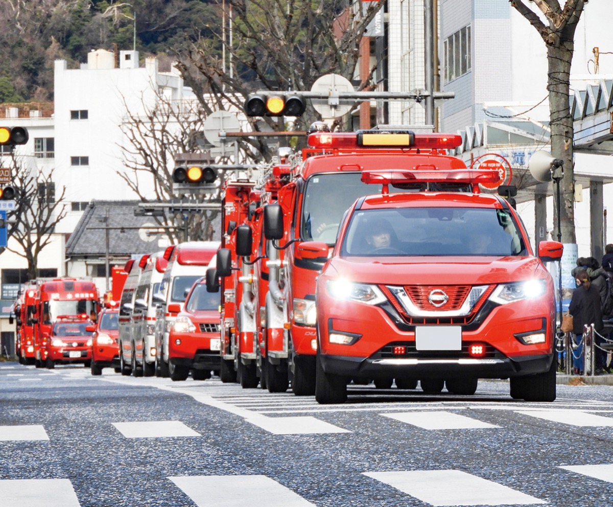 ｢今年もまちを守る」誓い新たに行進